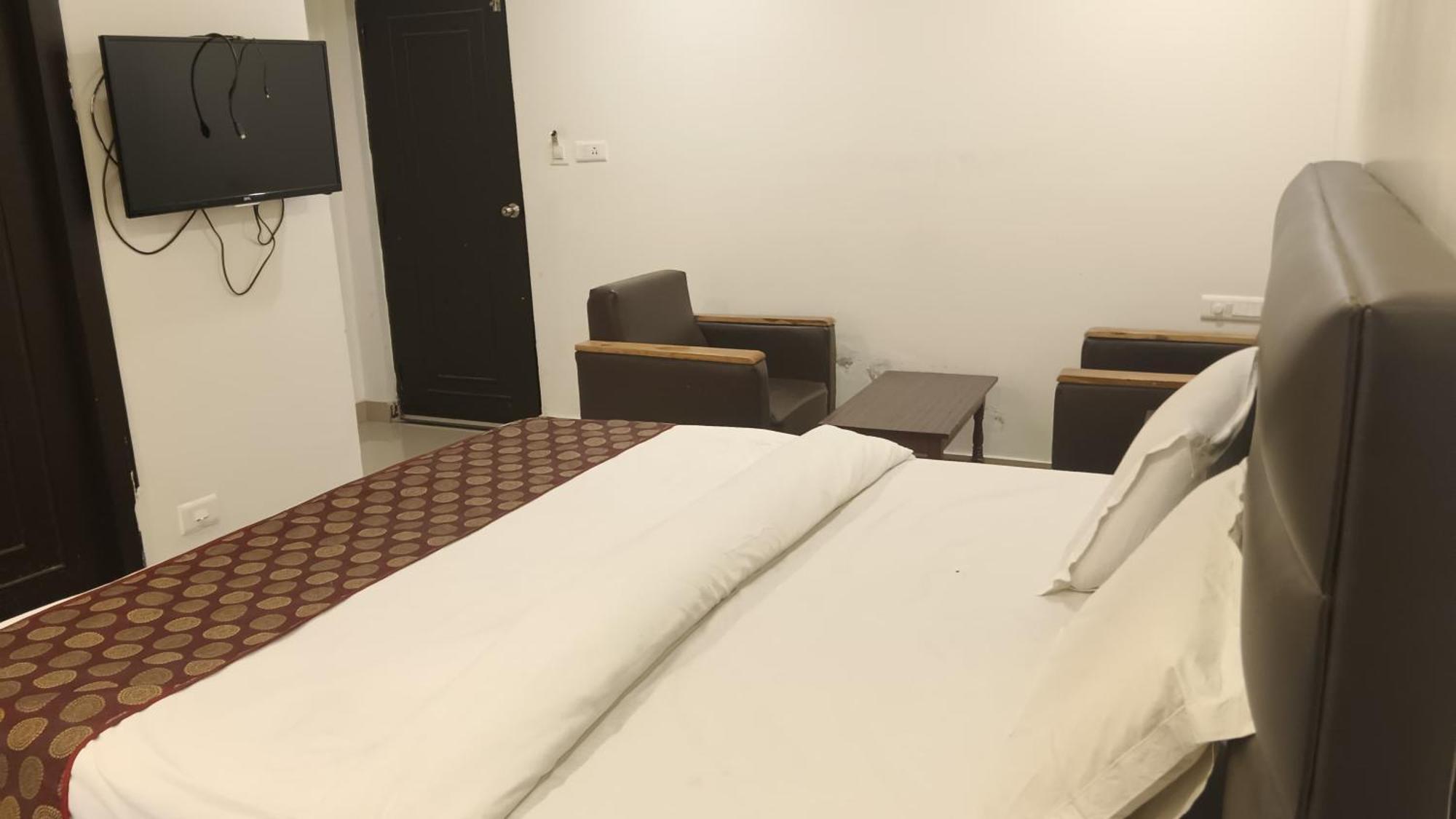 Hotel Nanduri Regency Guntūr Extérieur photo