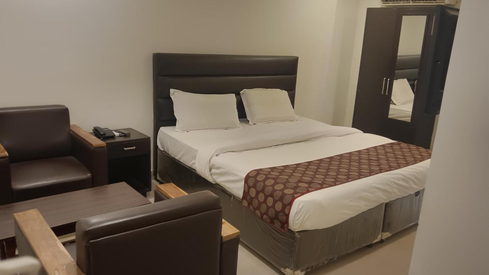 Hotel Nanduri Regency Guntūr Extérieur photo