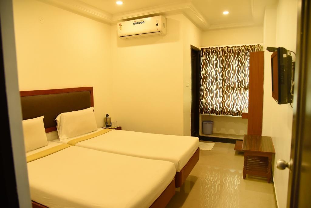 Hotel Nanduri Regency Guntūr Extérieur photo