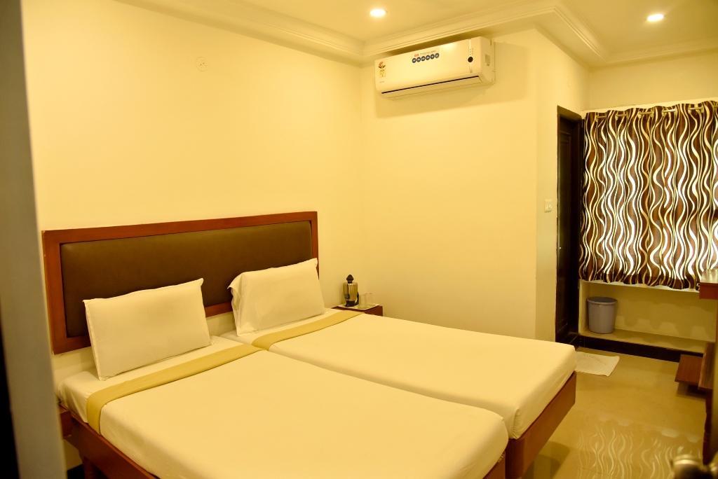 Hotel Nanduri Regency Guntūr Extérieur photo